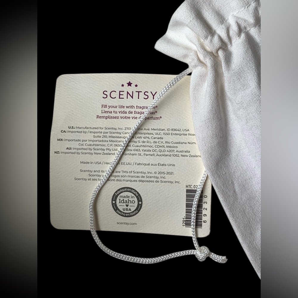 Scentsy's "Life's a Garden" Large 8” x 12” Cotton Draw String Bag Gift Bag - Picture 5 of 6